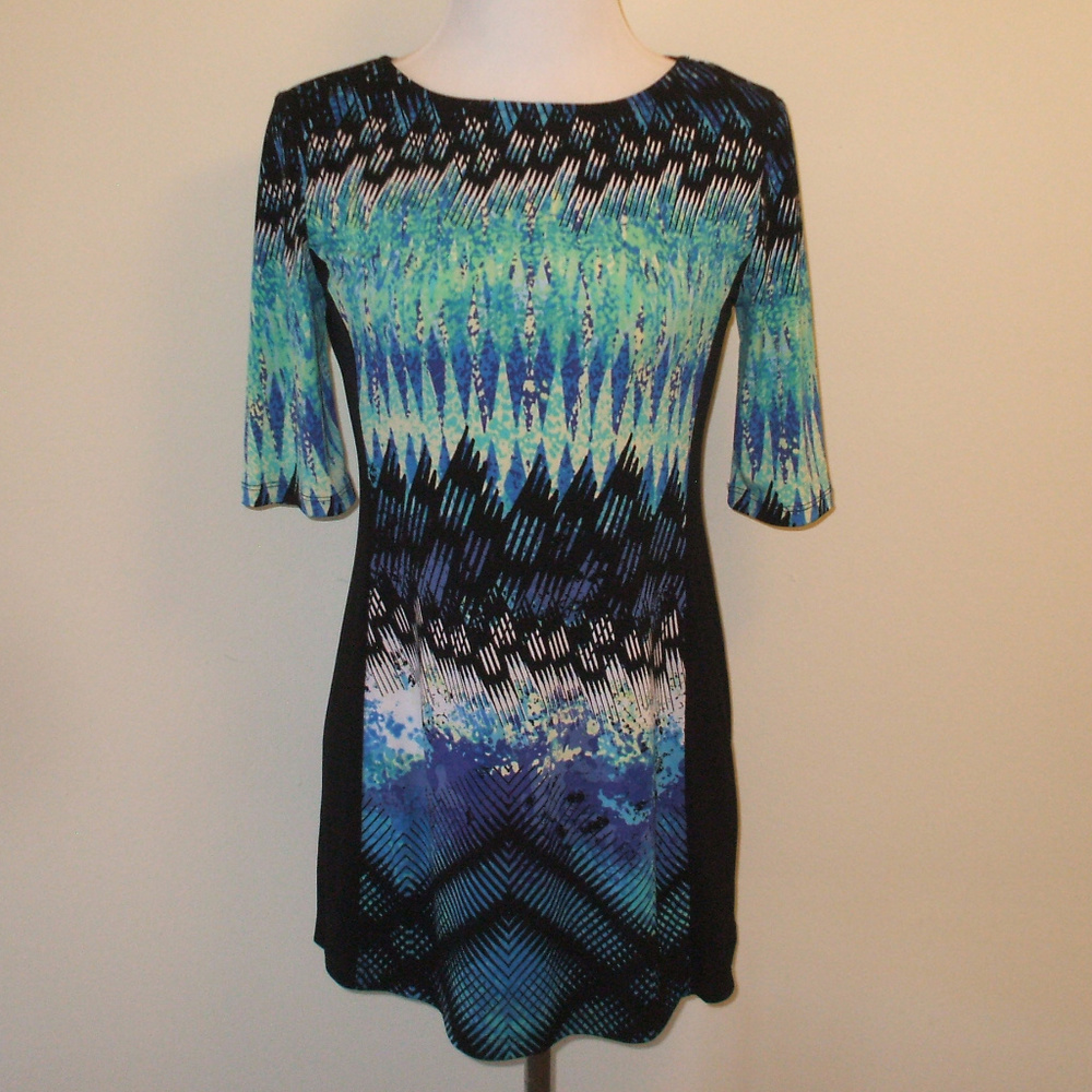 Women’s Blue & Green Patterned Shift Dress